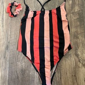 One Piece STRIPED Swimsuit. Scrunchie. Medium. Made in Mexico. Bikini fit.